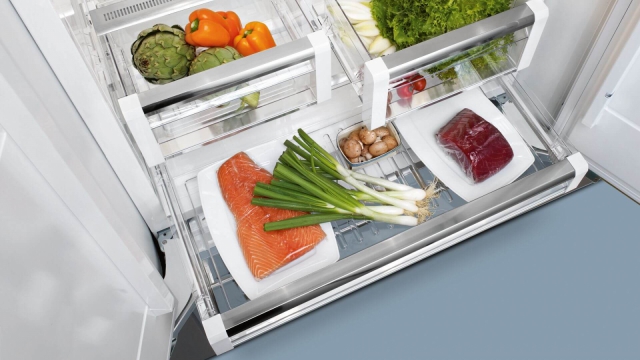 Вбудований холодильник Siemens CI36BP01