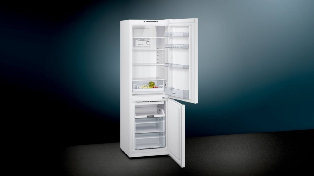 Холодильник з нижньою морозильною камерою Siemens KG36NNW306