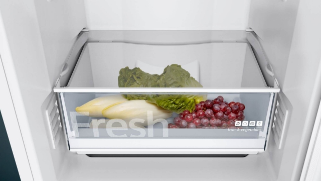 Холодильник з нижньою морозильною камерою Siemens KG36NNW306